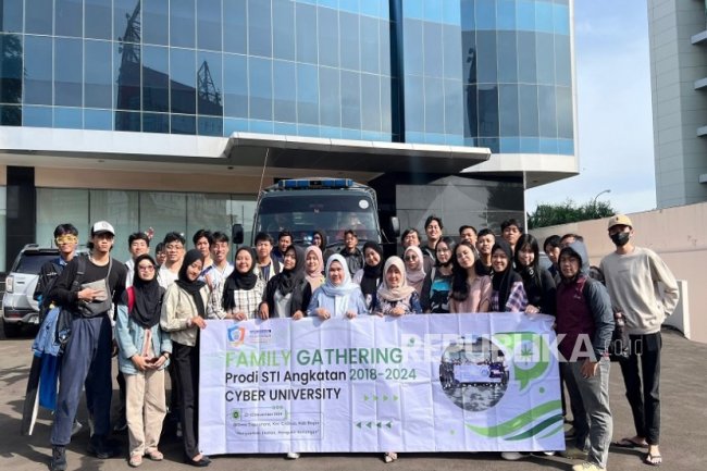 Prodi Sistem dan Teknologi Informasi Cyber University Kuatkan Ikatan Melalui Gathering