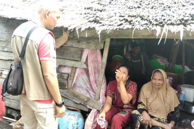 Peristiwa Tragis Tanah Longsor di Inhil: 11 Rumah Ambruk ke Sungai Indragiri