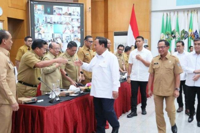 Rapat Koordinasi Nasional: Presiden Prabowo Soroti Daya Beli dan Penetapan UMP 2025