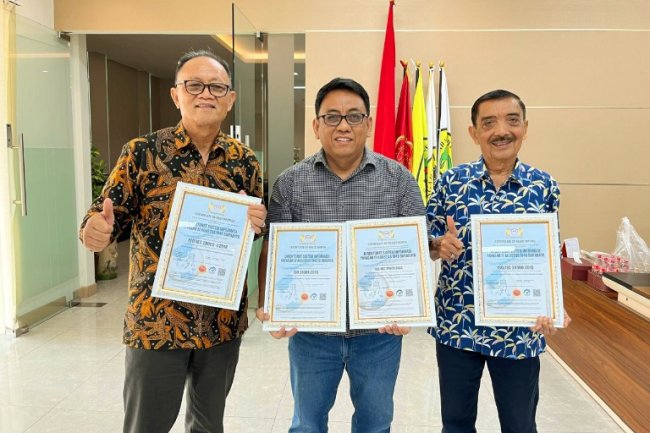 Komitmen Perkokoh Tata Kelola Teknologi Informasi, DSI YPTA Surabaya Raih Empat Sertifikasi Internasional