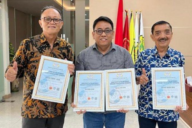Perkokoh Tata Kelola Teknologi Informasi, DSI YPTA Surabaya Raih 4 Sertifikasi Internasional