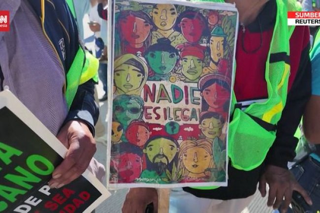 VIDEO: Warga Meksiko Pawai Rayakan Hari Migran Internasional