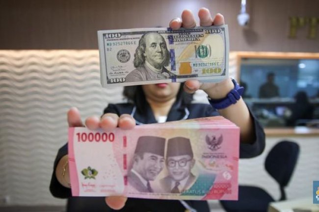 Pengusaha & Ekonom Ramal Dolar Bisa Lebih Kuat dari Rp 16.300