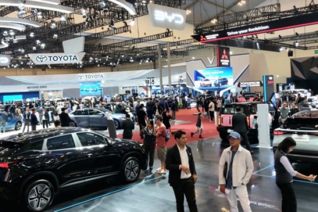 Terpopuler: Risiko Mobil Listrik di Kapal, Beratnya Penjualan Kendaraan Tahun Depan