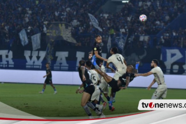 Persib Selesai Laksanakan Sanksi, Bojan Hodak Akui Butuh Stadion Full House