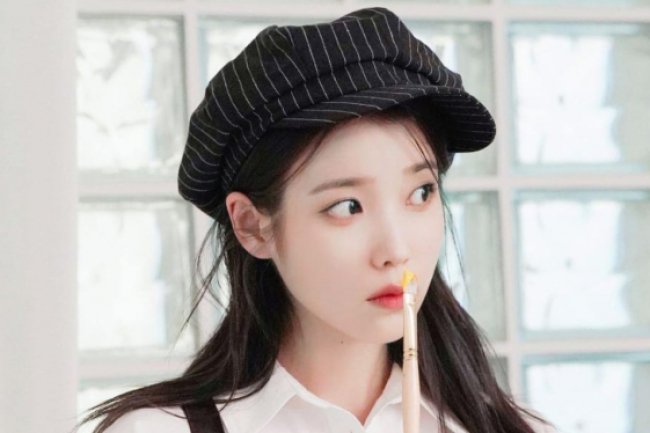 IU Ungkap Alasan di Balik Penolakan Kolaborasi dengan Artis Internasional