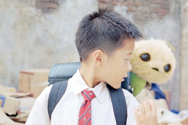 Sinopsis Film CJ7 Tayang di Bioskop Trans TV Malam Ini Pukul 21.30 WIB