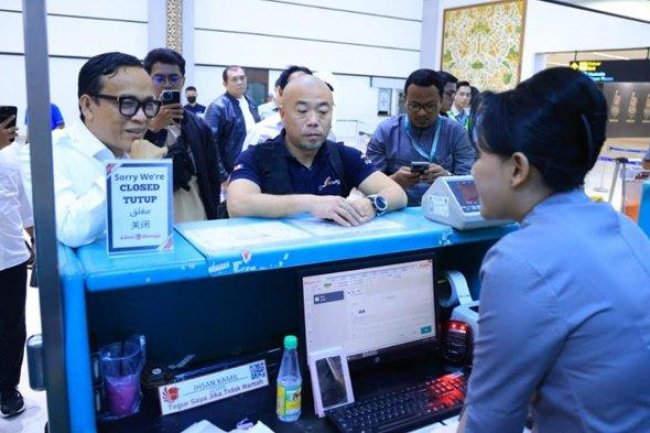 Wamenaker-Wamenhub Sidak Bandara Soetta, Pastikan Stabilitas Harga Tiket & Hak Pekerja saat Libur