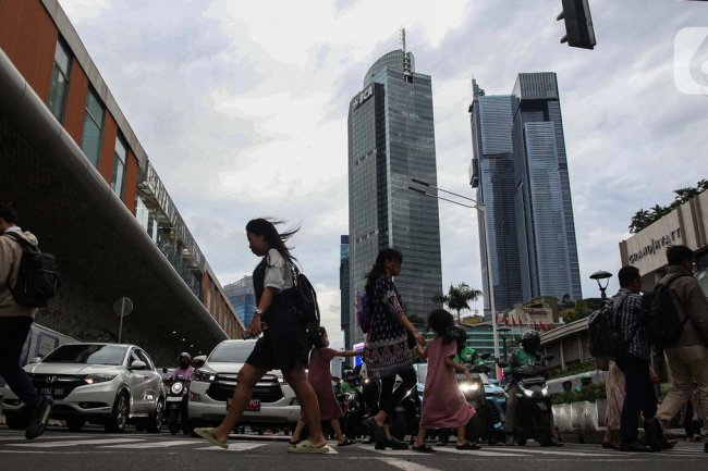 Top 3: Peringatan Badai Ekonomi RI di 2025