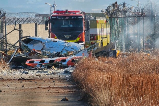 Pesawat Jeju Air Jatuh di Bandara Internasional Muan Korsel, 28 Orang Tewas