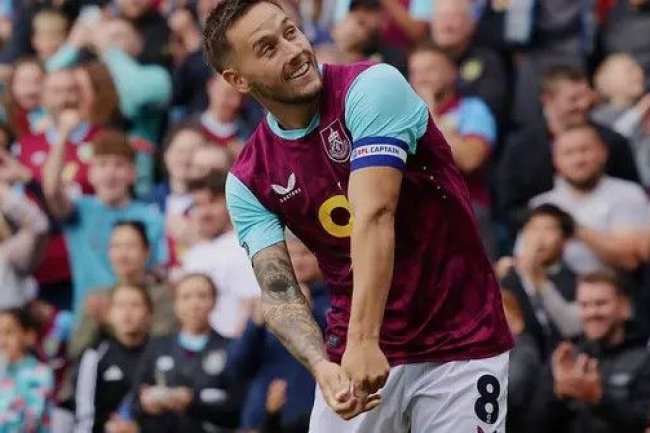 Fans Keburu Senang Kirain Mau Dinaturalisasi, Kapten Burnley Tegaskan Tidak Berdarah Malaysia