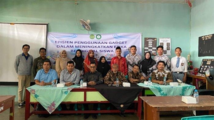 PKM Program Studi Pendidikan Teknologi Informasi Universitas PGRI Pontianak Besama SMK Al Madani