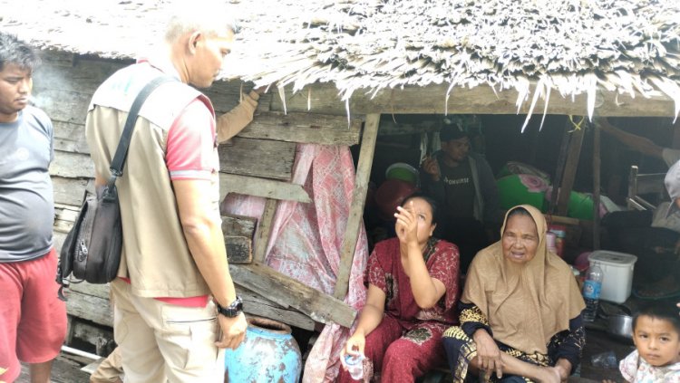 Peristiwa Tragis Tanah Longsor di Inhil: 11 Rumah Ambruk ke Sungai Indragiri