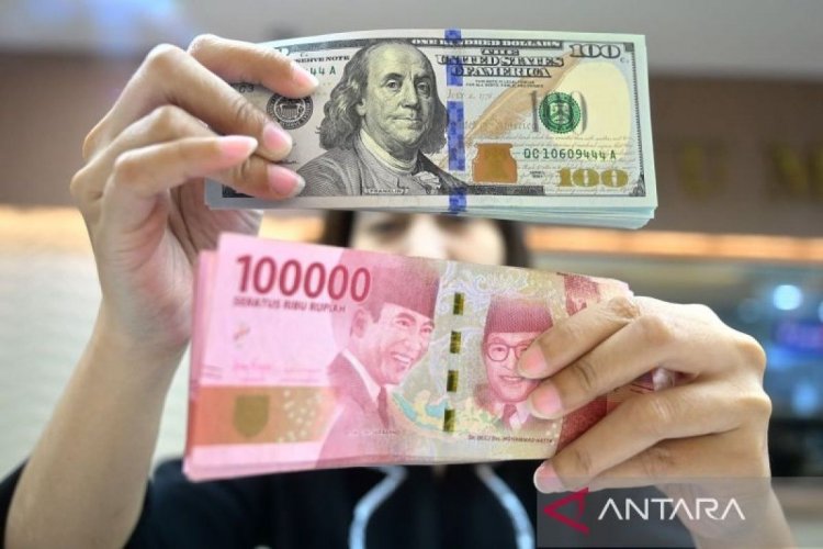 Rupiah melemah di tengah ekonomi AS yang membaik