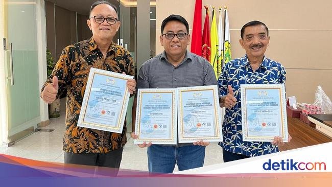 Berkat Teknologi Informasi, DSI YPTA Surabaya Sabet 4 Sertifikat ISO