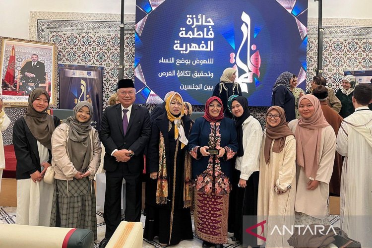 Guru Besar Amany Lubis dianugerahi penghargaan internasional Maroko