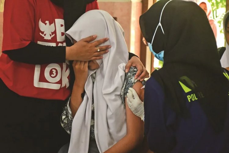 Cegah Kanker Serviks, Ribuan Siswi Diimunisasi HPV