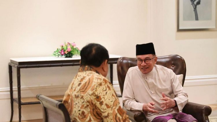 Beda Alasan Prabowo Batal Bertemu PM Malaysia Anwar Ibrahim