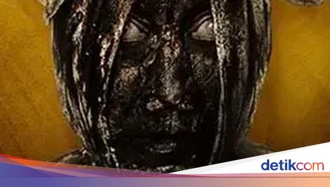 Sinopsis Film Almarhum, Misteri Kematian Dibalik Selasa Kliwon