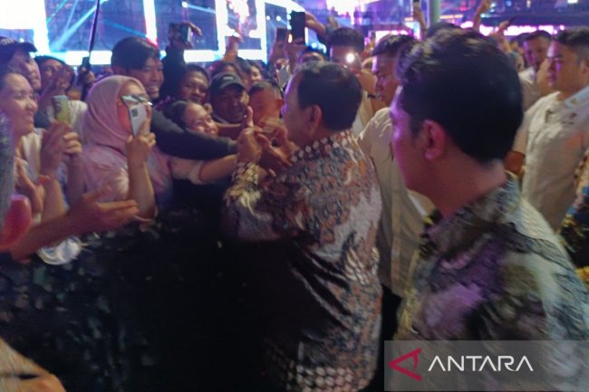 Politik, masyarakat antusias sambut Prabowo, Jokowi tanggapi OCCRP