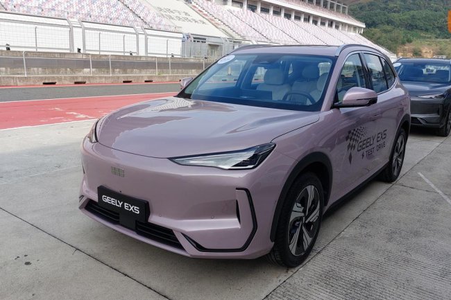 Menjajal Geely EX5 di Negeri Asalnya sebelum Resmi Masuk Indonesia
