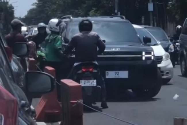 Terpopuler: Mobil Strobo Dibuat Jengkel, Isi Garasi Bupati Jepara