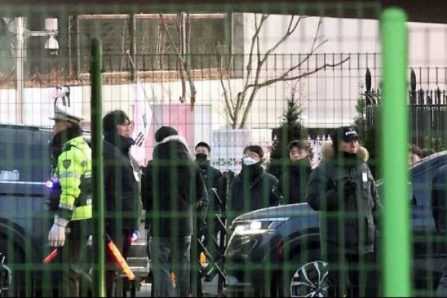 Upaya Penangkapan Presiden Yoon Suk-Yeol Kian Tegang, Pengawal Presiden Tolak Panggilan Polisi