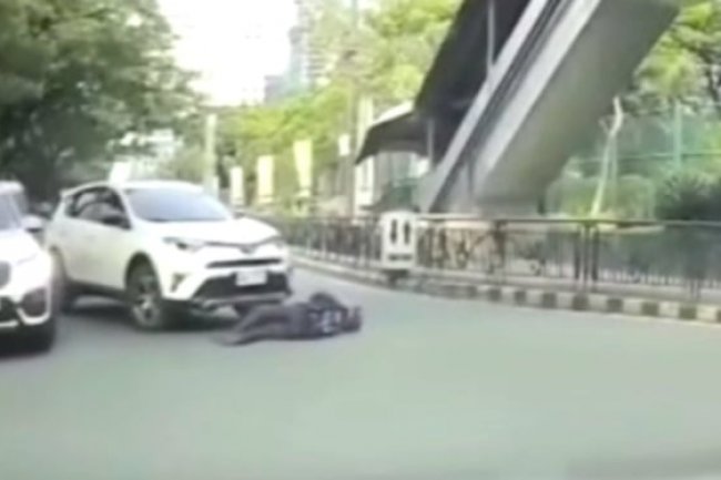 Terpopuler: Tabrakkan Diri ke Mobil, Contoh Opsen Pajak Kendaraan