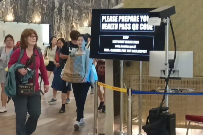 Antisipasi HMPV, 3 Thermo Scanner Dipasang di Pintu Kedatangan Bandara Ngurah Rai