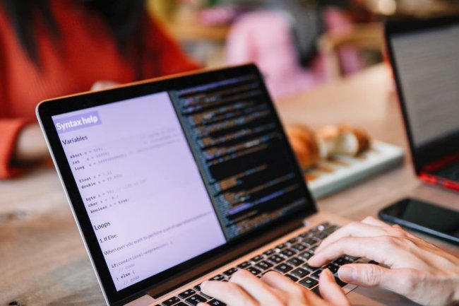 Mengenal IT: Definisi, Peran, dan Fungsinya di Era Digital yang Semakin Canggih!