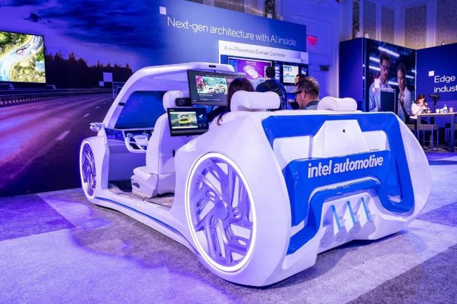 Intel Perluas Jangkauan Chip Otomotif untuk Kendaraan Listrik Berbasis Perangkat Lunak