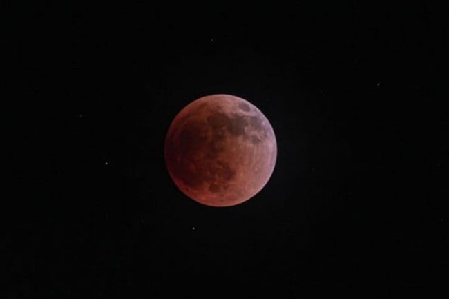 Fenomena Langka Bulan Purnama Serigala Menutupi Mars dalam Peristiwa Okultasi