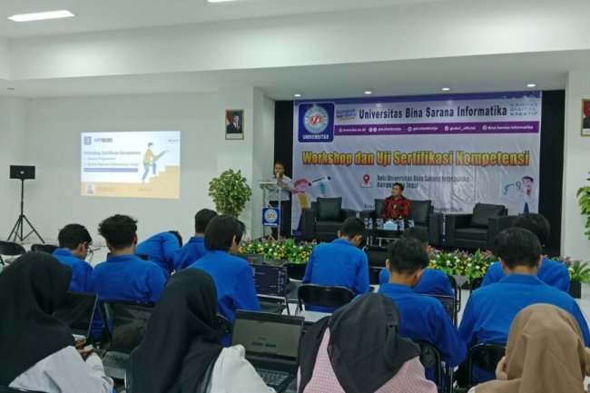 Prodi Teknologi Komputer UBSI Kampus Tegal Sukses Selenggarakan Workshop Sertifikasi Kompetensi Network Administrator Muda dan Madya