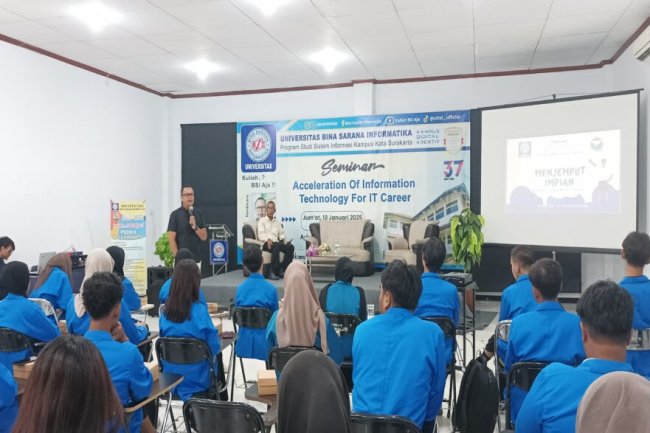 Mahasiswa Dituntut Kejar Mimpi di Dunia IT pada Seminar “Acceleration of Information Technology for IT Career” Prodi Sistem Informasi