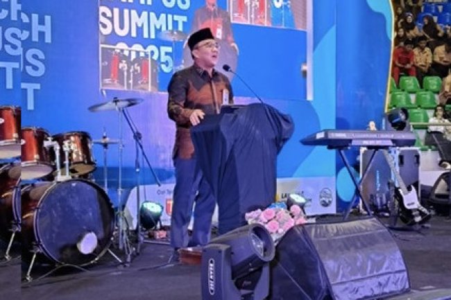 PGRI Riau Taja ‘Riau Edutech Campus Summit 2025’, Dr Nopriadi Ingatkan: Teknologi Informasi Memungkinkan Pembelajaran Lebih Inklusif, Adaptif dan Inovatif
