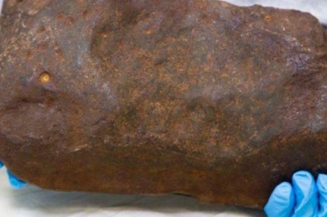 Pungut Batu Disangka Emas, Ternyata Harta Karun Lebih Berharga