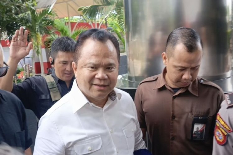 KPK Panggil Mantan Dirjen Imigrasi Ronny Sompie terkait Kasus Hasto PDIP