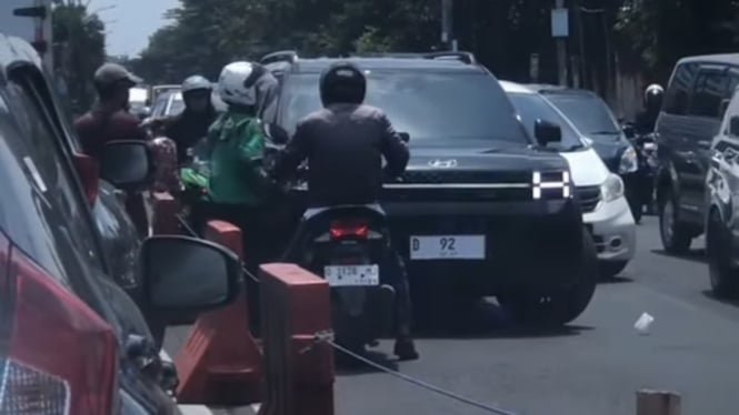 Terpopuler: Mobil Strobo Dibuat Jengkel, Isi Garasi Bupati Jepara