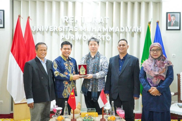 Kolaborasi Internasional: Kunjungan Konjen China ke Universitas Muhammadiyah Purwokerto