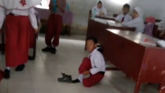 Kepsek Minta Maaf Peristiwa Siswa Dihukum Belajar di Lantai: Wali Kelasnya Diberi Sanksi