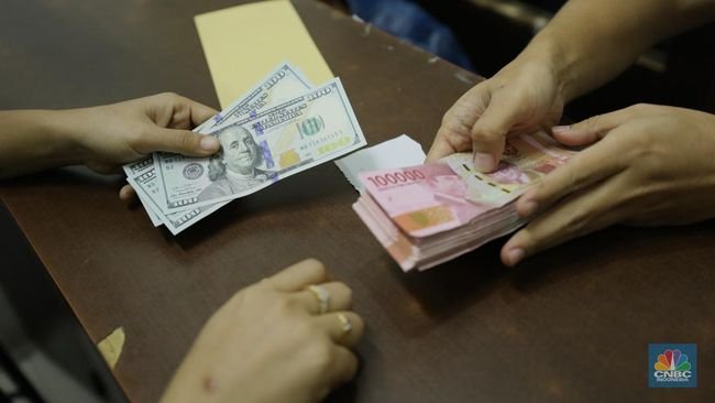 Breaking! Dolar AS Tembus Rp16.318, Terendah Dalam 6 Bulan