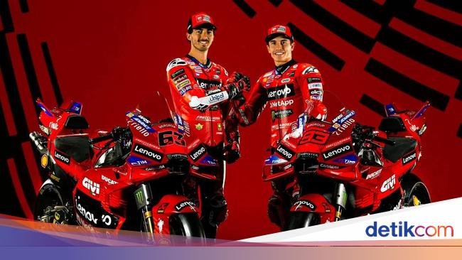 Menyala! Marquez Perdana Pakai Seragam Merah di Launching MotoGP Ducati Lenovo