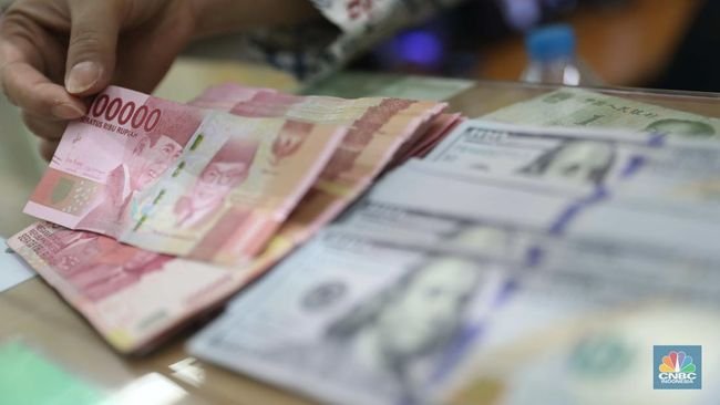 DHE Wajib Parkir 1 Tahun, Dolar Langsung Turun ke Rp16.290