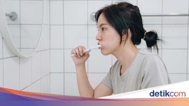 Studi Ungkap Kabar Baik di Balik 600 Virus di Sikat Gigi dan Shower