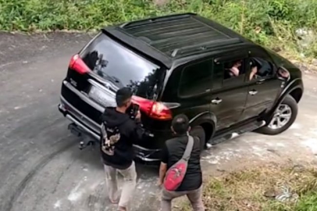 Terpopuler: Mobil Listrik Murah BYD Siap Dijual, Pajero Sport Dipegangi saat Belok