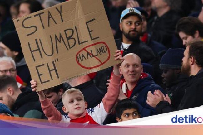 Haaland Ledek Gabriel, Pamer Lambang Juara Liga Inggris
