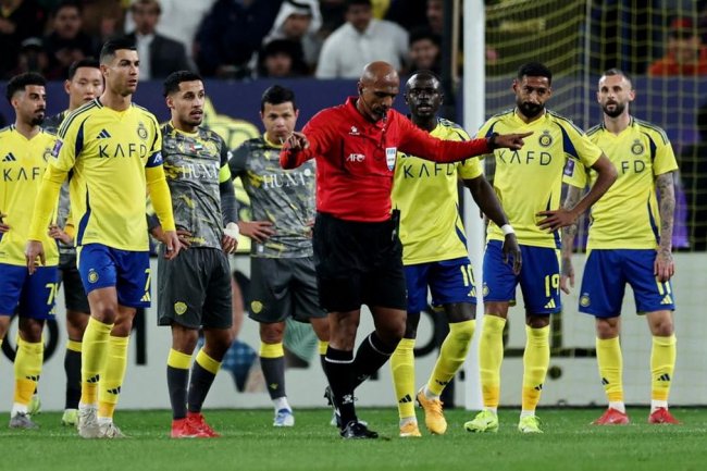 FOTO: Ronaldo Tua-tua Keladi, Cetak Brace saat Nyaris 40 Tahun