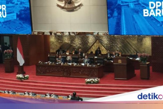 Dasco Pimpin Rapat Paripurna Pengesahan RUU BUMN Jadi Undang-Undang