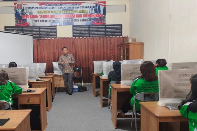 UPT BLK Gelar Pelatihan Garmen ApparelĀ dan Teknologi Informasi dan Komunikasi