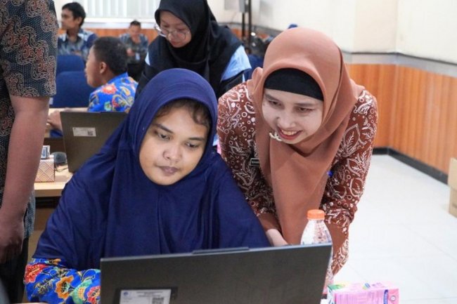 Tingkatkan Literasi Digital Siswa Disabilitas Lewat Pelatihan Teknologi Informasi